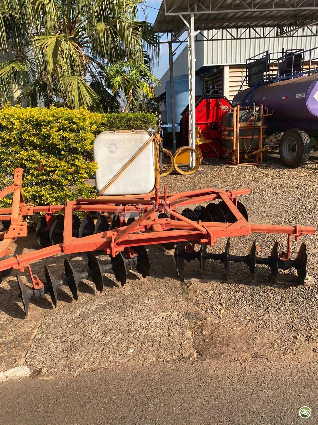 IMPLEMENTOS AGRICOLAS GRADE NIVELADORA GRADE HIDRÁULICA Araras Tratores ARARAS SÃO PAULO SP